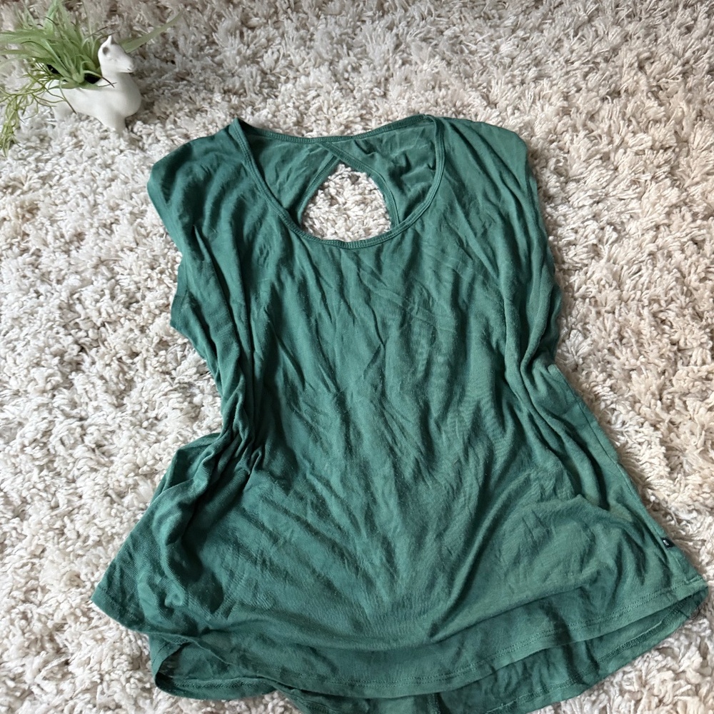 Lightweight Sleeveless Keyhole workout exercise flowy women’s Back Tank Top in F - Picture 1 of 4